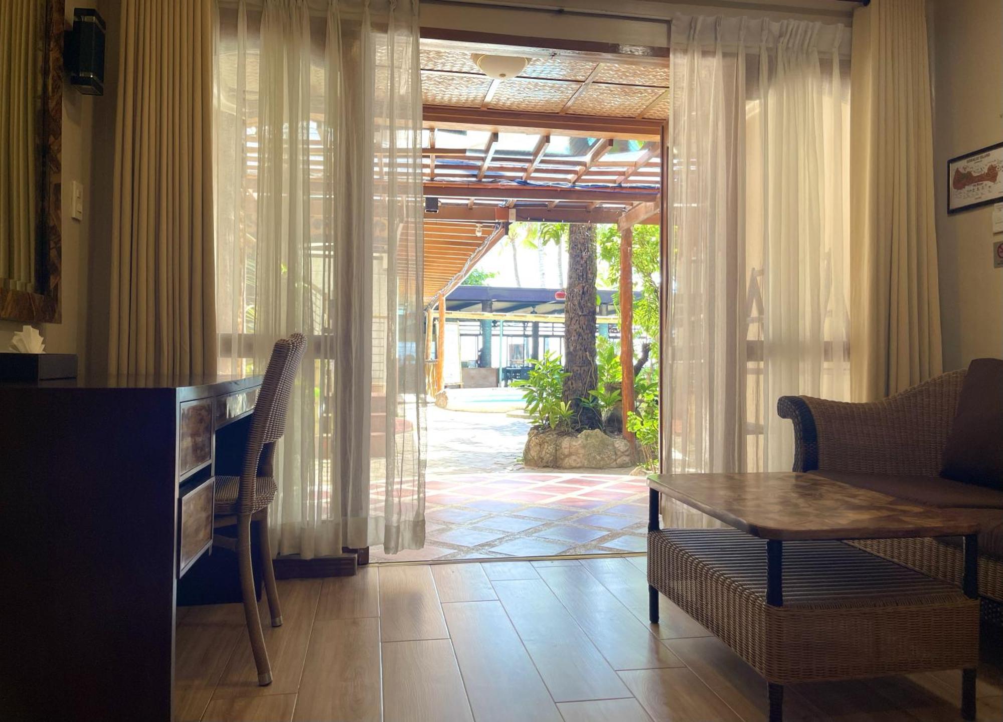 Red Coconut Beach Hotel Boracay Balabag  Zimmer foto