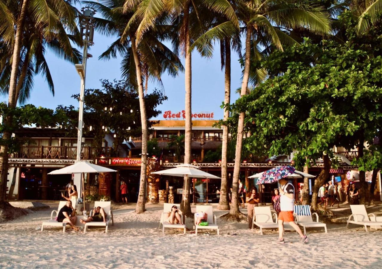 Red Coconut Beach Hotel Boracay Balabag  Exterior foto